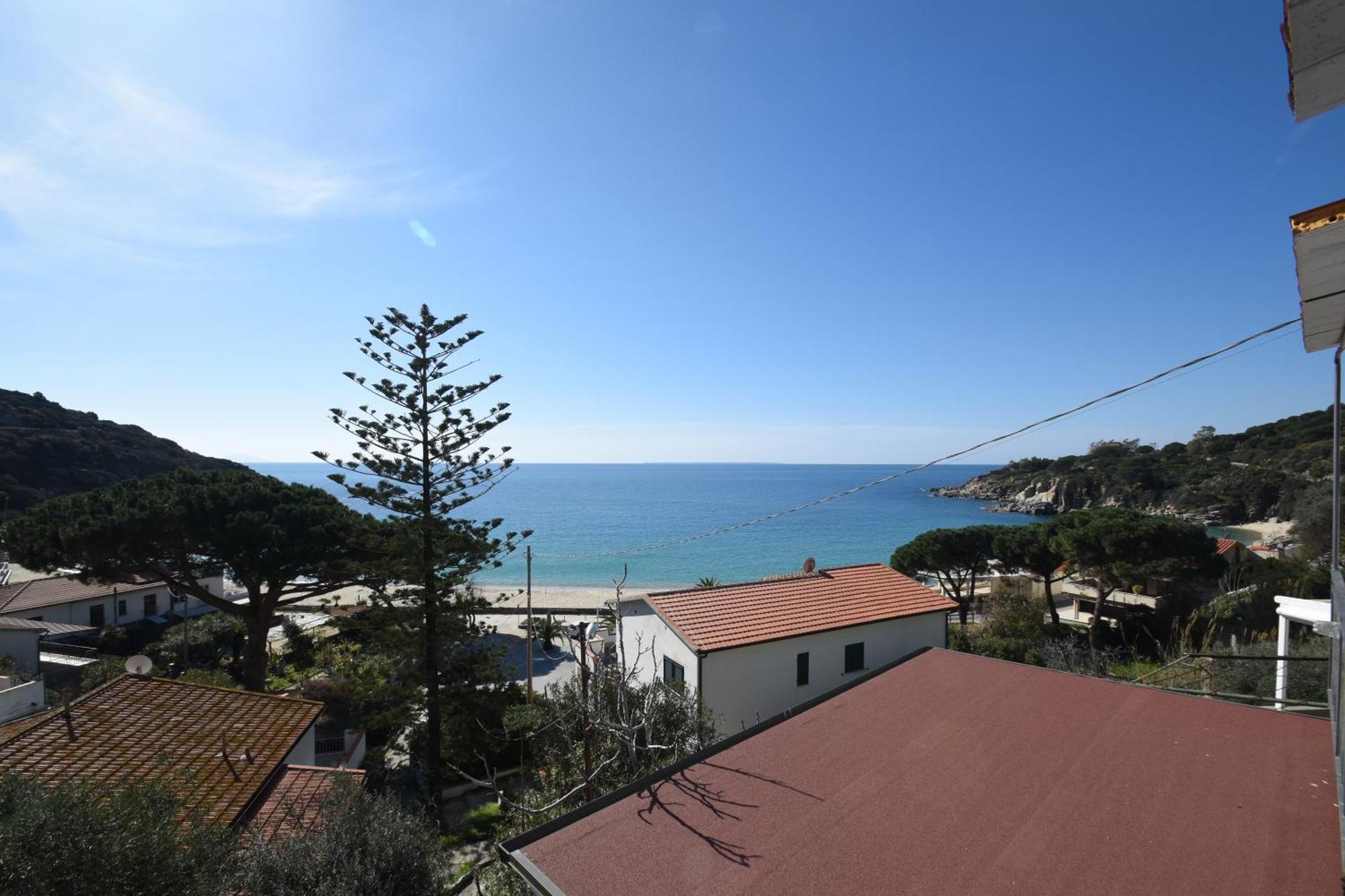 Appartamenti Cavoli - Vista Mare Con Terrazze, Clima E Posti Auto Spiaggia di Cavoli Екстериор снимка